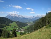 Werfenweng liegt uns zu Füßen - dahinter thront der Hochkönig