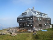 Wir erreichen bei unserer Wanderung die Reichensteinhütte