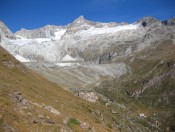 Tolles Bergpanorama mit Zinalrothorn, Triftgletscher und dem Berghaus Hotel Trift