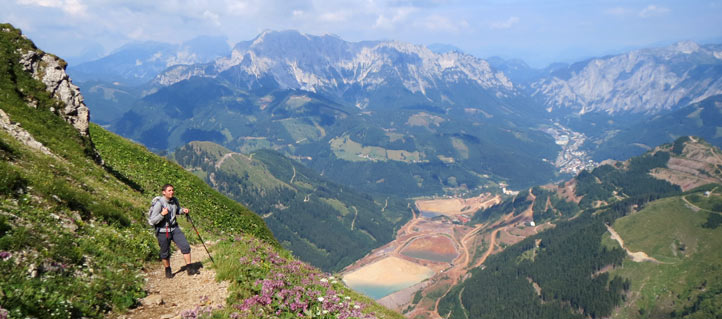Herrlicher Ausblick vom Eisenerzer Reichenstein auf die Eisenerzer Alpen und das Hochschwab Gebirge