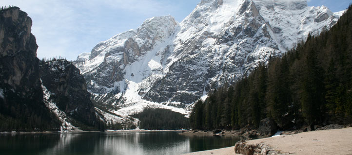 Pragser Wildsee mit dem Seekofel im Hintergrund