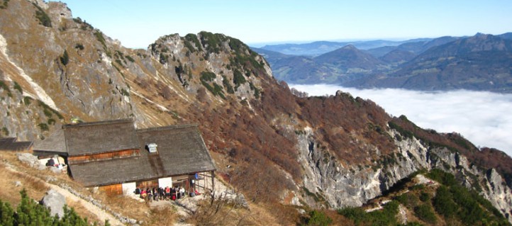 Toni Lenz Hütte nahe der Schellenberger Eishöhle
