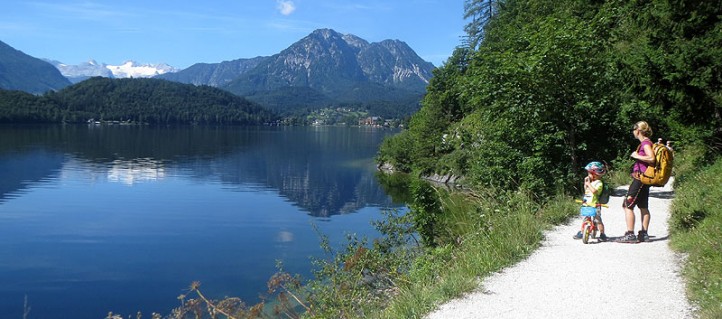 Wanderung rund um den Altausseersee mit Blick auf das Dachsteinmassiv